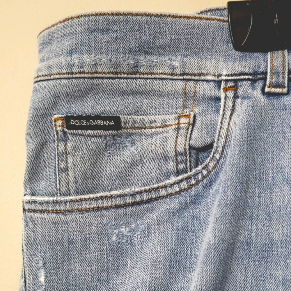 NWOT DOLCE & GABBANA 👑 New Royal Vintage Lightwash Skinny Jeans 👖- 42” Waist - Picture 4 of 9